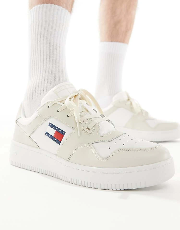 Tommy Jeans Retro Basket Essential Trainers In Off White For Men Newsprint 3 Tommy Jeans Retro Basket Essential Trainers In Off White For Men Newsprint - Image 3