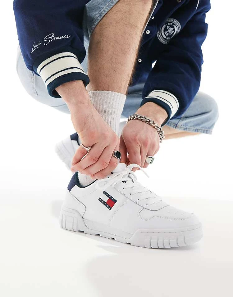 Tommy Jeans Cupsole Essential Trainers In White For Men 5 Tommy Jeans Cupsole Essential Trainers In White For Men - Image 5