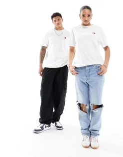 Tommy Jeans Unisex Regular Badge Logo T-shirt In White For Unisex 7 Tommy Jeans Unisex Regular Badge Logo T-shirt In White For Unisex -Tomeans Store 205849329 3