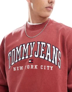 Tommy Jeans Varsity Logo Sweatshirt In Washed Red For Men Regatta Red -Tomeans Store 206859848 4