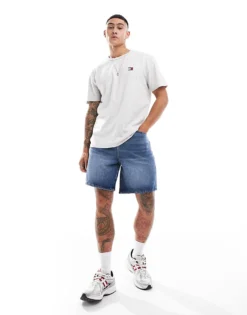 Tommy Jeans Regular Badge Logo T-shirt In Grey For Men Silver Grey Htr -Tomeans Store 206860094 3