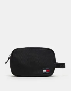 Tommy Jeans Essential Daily Washbag In Black For Men