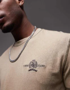 Tommy Jeans Crest Logo T-shirt In Tan For Men Relic Tan -Tomeans Store 207794832 4