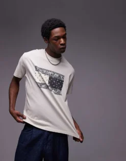 Tommy Jeans Large Paisley Flag T-shirt In Off White And Black For Men Newsprint -Tomeans Store 207794929 1 newsprint 1